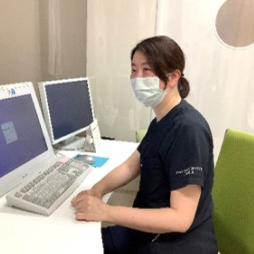 医師の診察を受けます